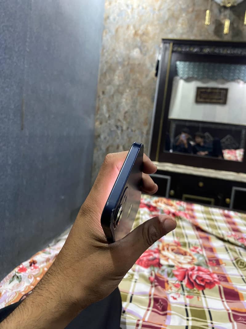 iPhone 12 2