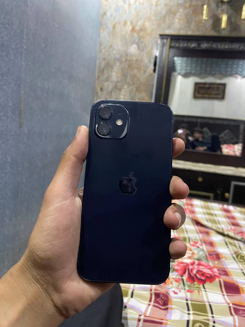 iPhone 12 3