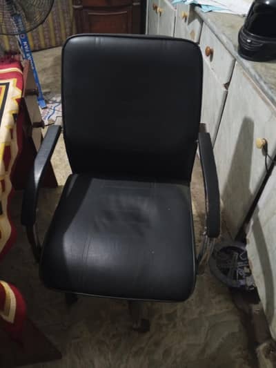 Revolving chair