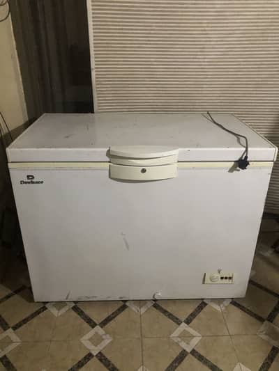 Single door deep freezer available for sale (03228809948)