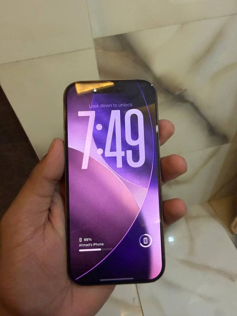 iPhone 16 pro 1