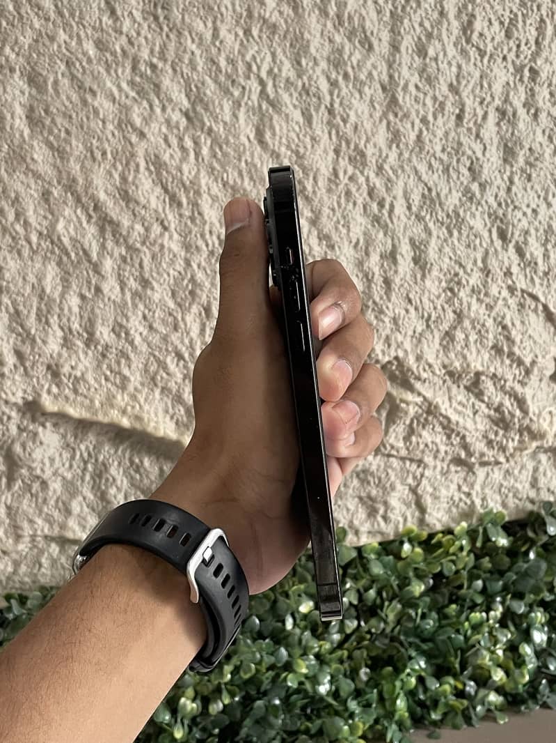 iPhone 14 pro max 12
