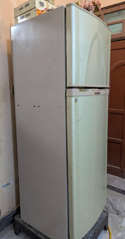 Dowlance fridge used model # 9188 D