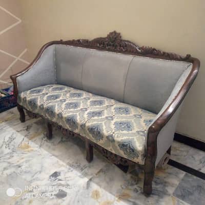 5 seatr chinyoti sofa + jholla