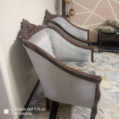 5 seatr chinyoti sofa + jholla