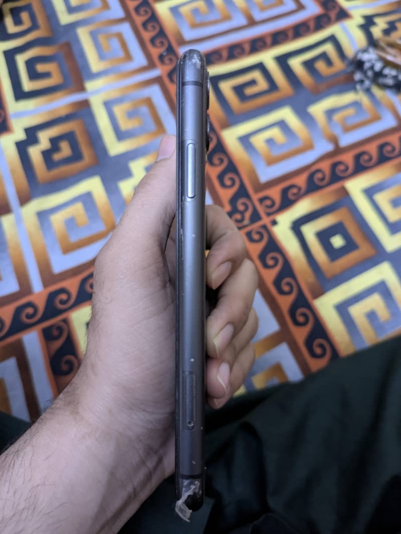 Apple Iphone 11 4