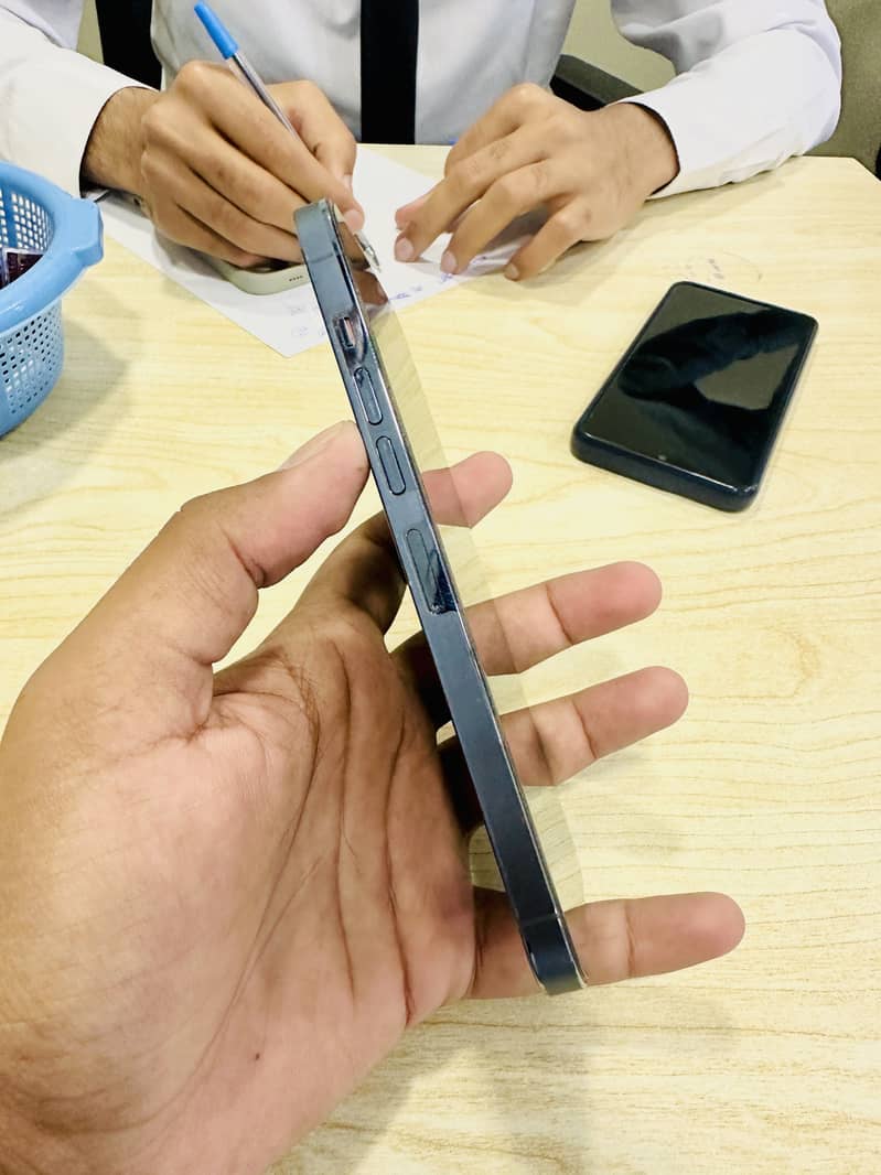 iPhone 13 Pro Max 1