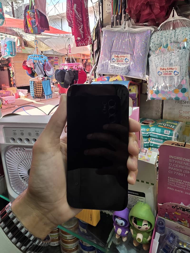 iPhone 14 3