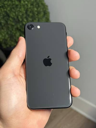 Apple iPhone SE 2020 64 gb black colour no open no repair