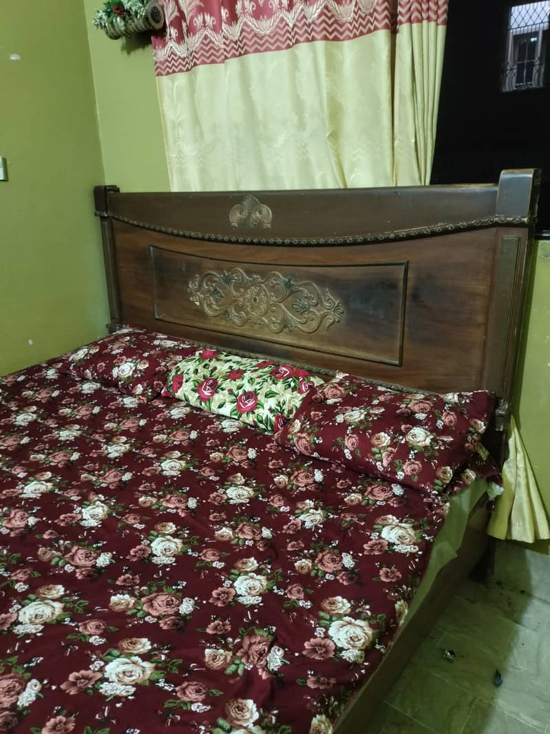 bad . side table or dressing 0