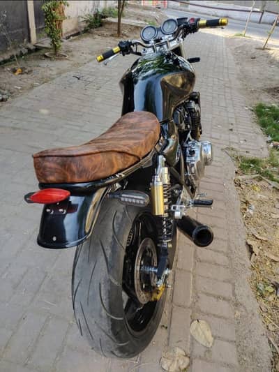 Honda CB 400 inline 4 japanese bike