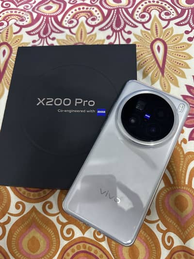 Vivo x200 pro 16/512 complete box