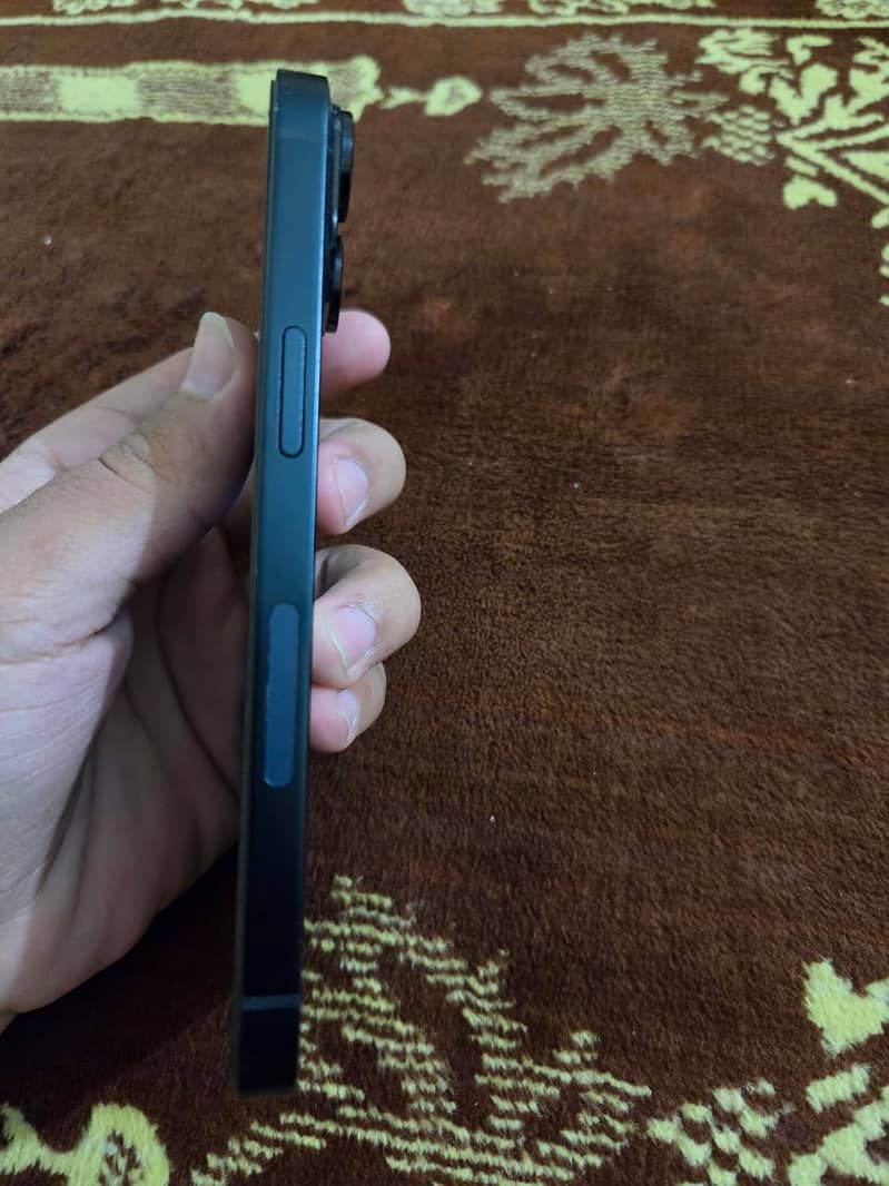 iPhone 14 2