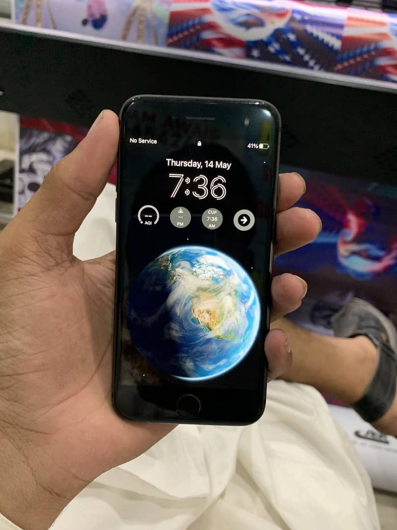 iPhone 8 1