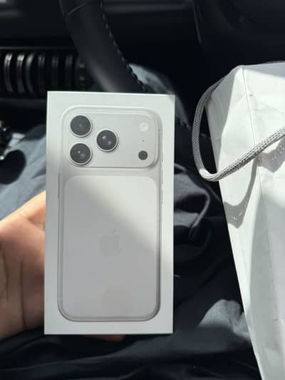 iPhone 17 pro factory unlocked