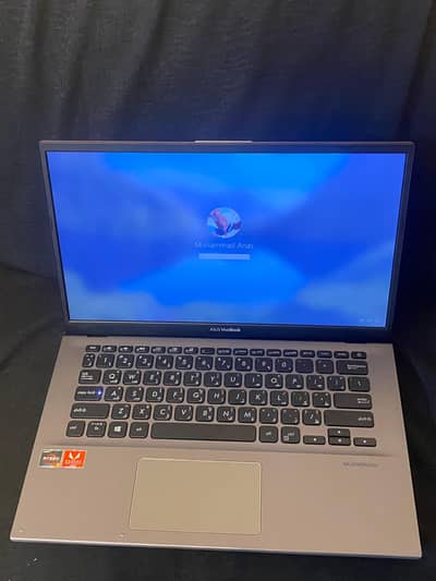 Asus VivoBook 14 | Ryzen 5 3500U | 8GB RAM | 1TB | 9.5/10 Condition