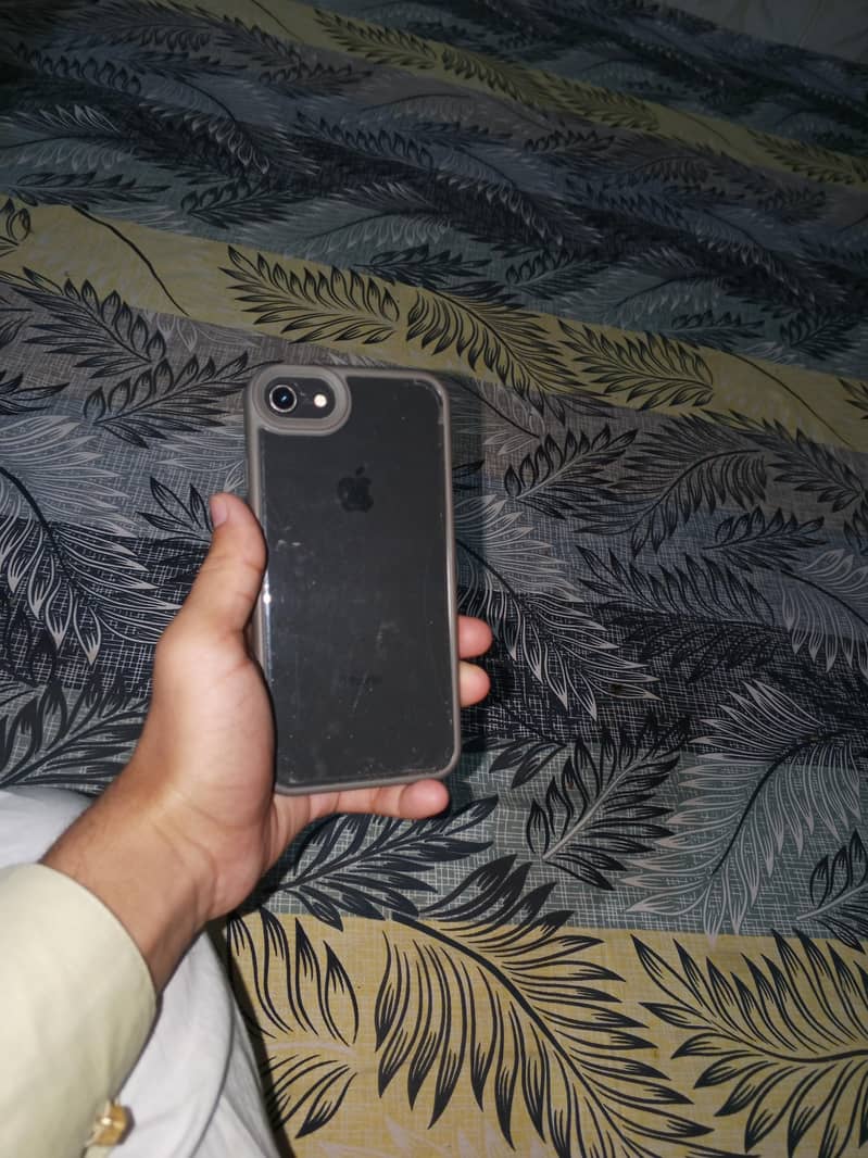 APPLE IPHONE 8 5