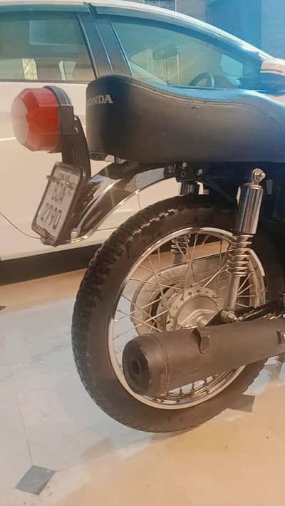 new Honda 125 new condition miner scratch on cylencer