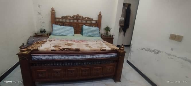 wooden bed set