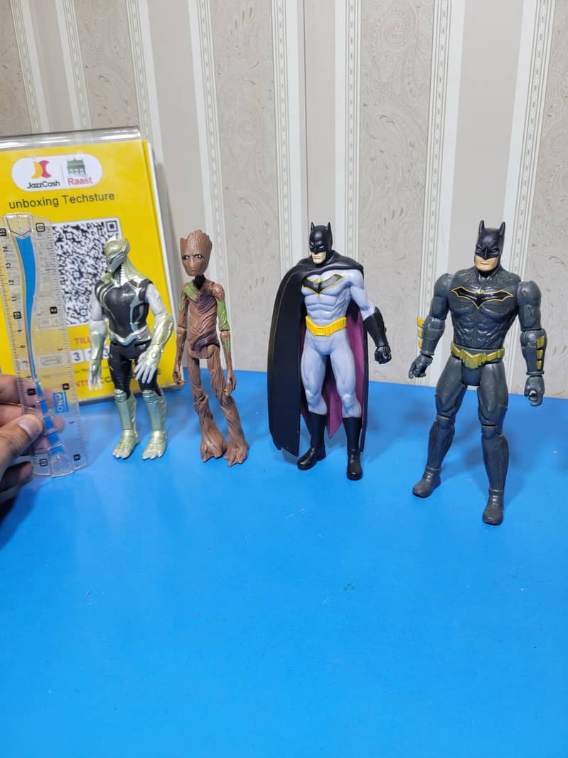 Actions figures 17