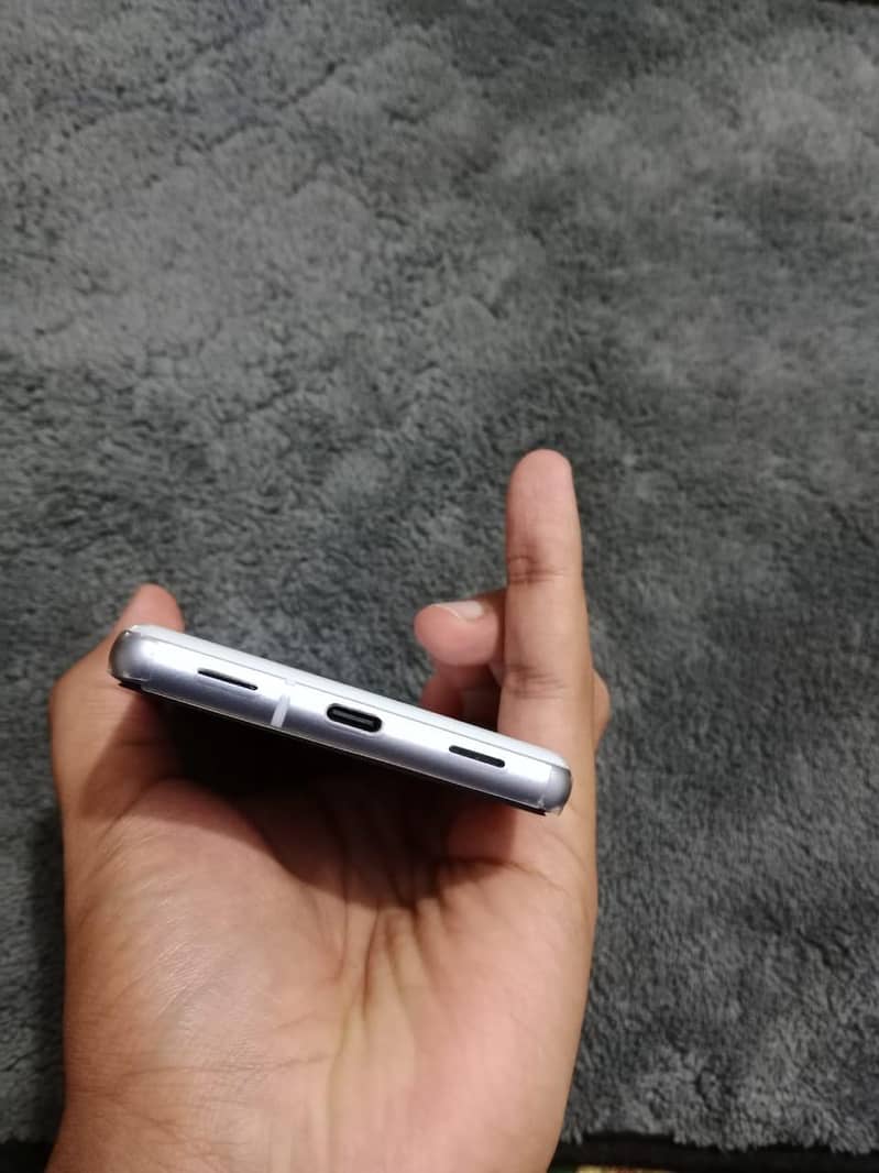 Google pixel 7a 4