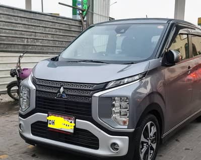 Mitsubishi Ek-x hybrid Model 2021. Register 2022 June first owner.