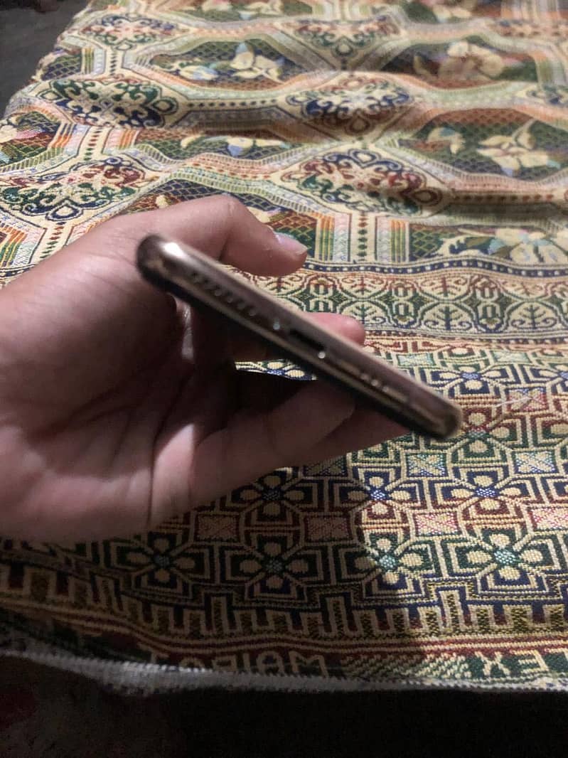 iPhone XS 1