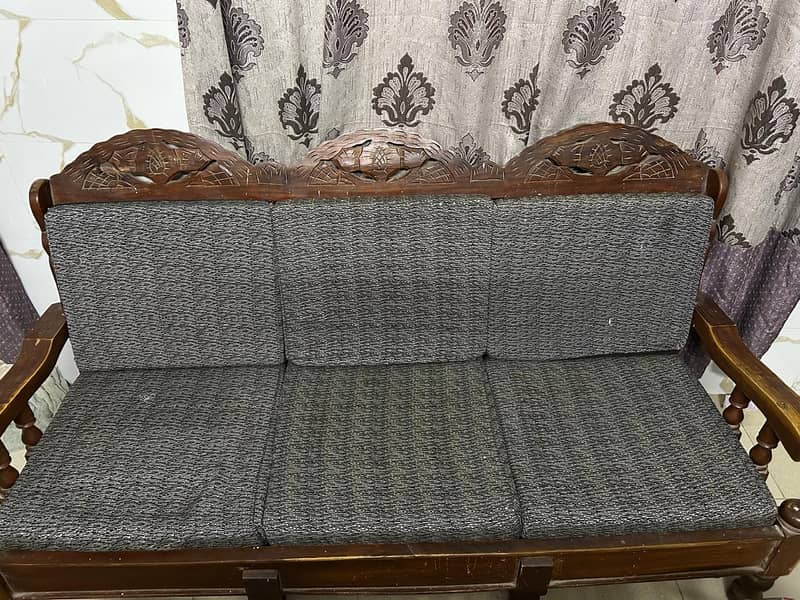 Dressing Table, Almari, Sofaa 3 seater 2