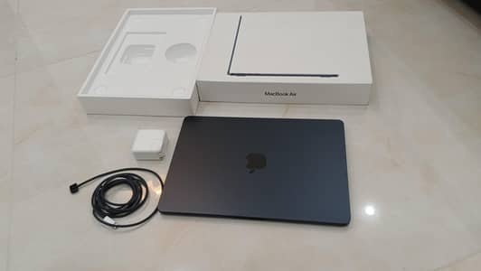 MacBook Air_13"inch, M4, 2025 | 16GB | 256GB SSD| Midnight color