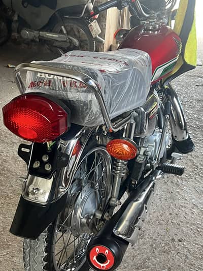 125 special silver edition 2022