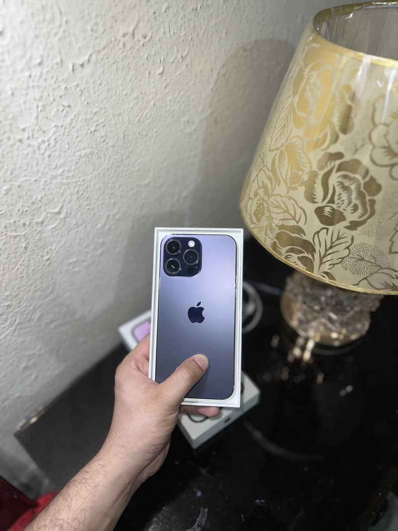 iPhone 14 Pro Max physical sim 1