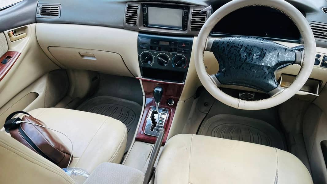Corolla Altis 1.8 (automatic) 6