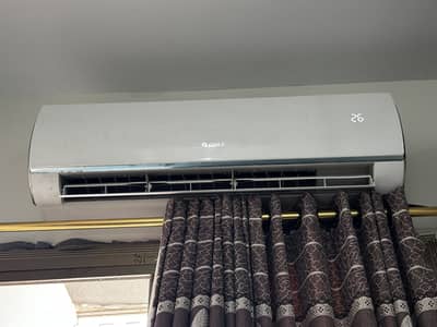 Gree 1.5 Ton Inverter Good Condition