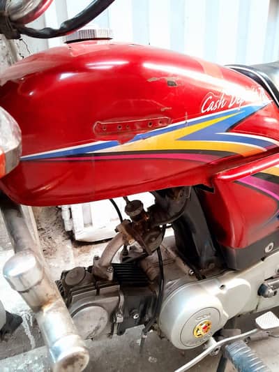 honda CD 70 ke 2010 model ke original Tanki tapay Hain