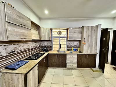 Apartment for rent 3 bed Room flat 4th floor with lift