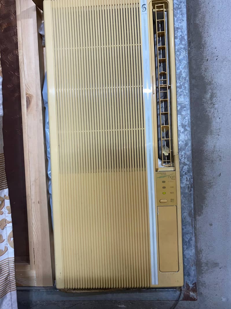Window A/C perfect working 1