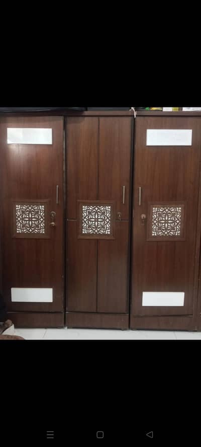 3 door wardrobe urgent sale