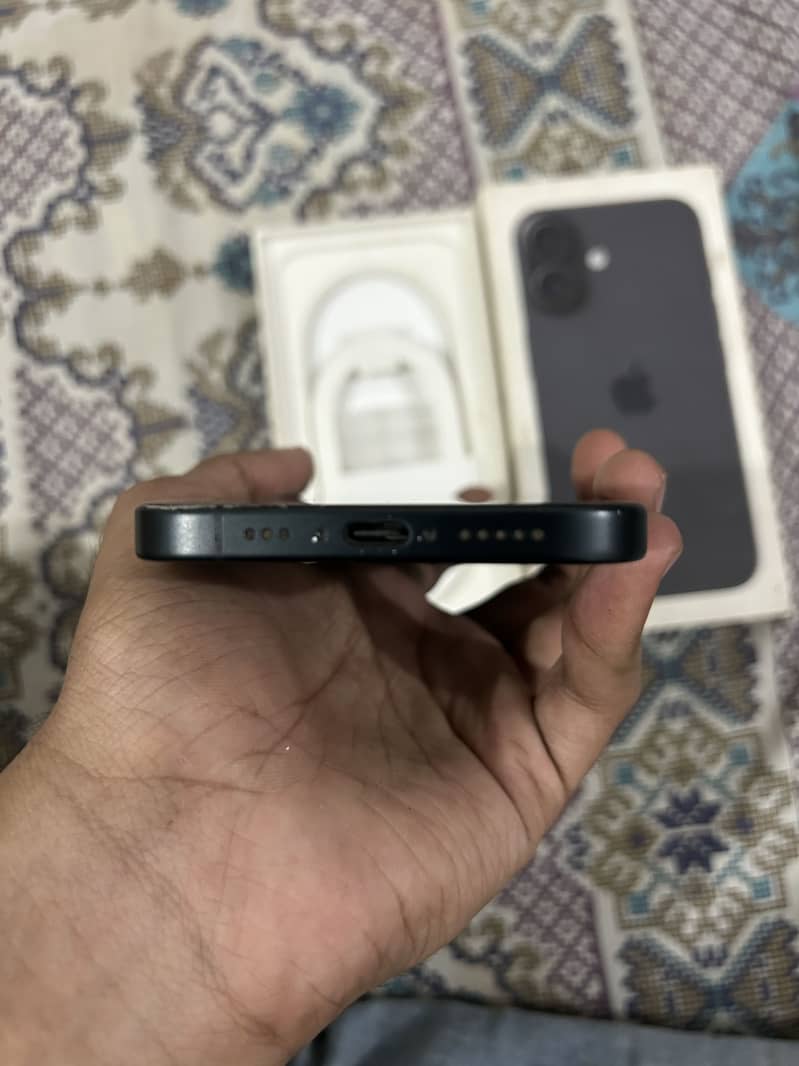 iPhone 16 5