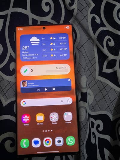 Samsung Galaxy S22 Ultra — With Box