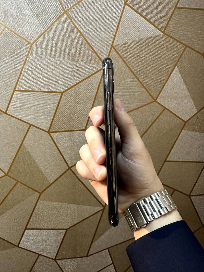 iPhone 11 pro max 2