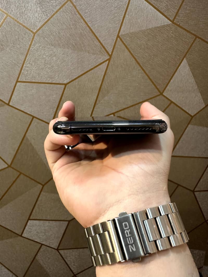 iPhone 11 pro max 3
