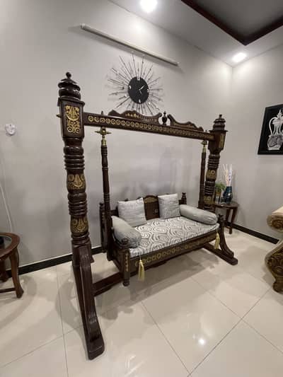 Indoor swing