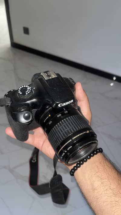 Canon 4000D with 2 Lenses