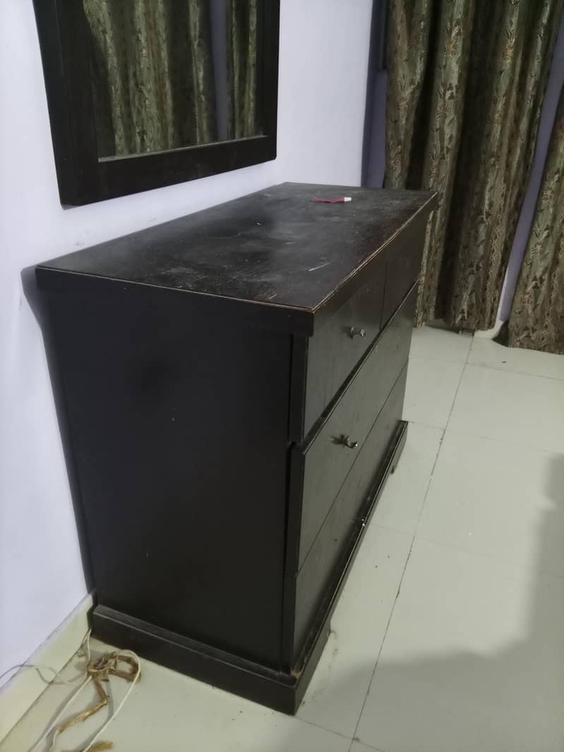 Dressing table 0