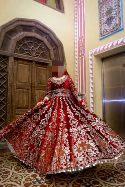 Original HSY Bridal Lehnga – Barely Used – Stunning Wedding Wear