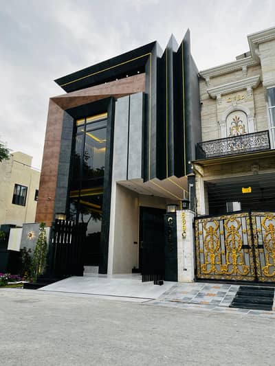 5 Marla For Sale Brand New House Modern Design And Top Location Of C Block ,9town ,DHA Lhr