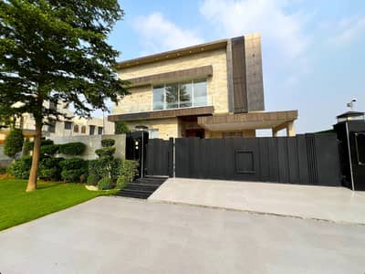 10 MARLA ELEGANT AND FULLY MAINTAINED SUPER HOT LOCATED BUNGALOW IS AVAILABLE IN THE BEST BLOCK OF DHA LAHORE.