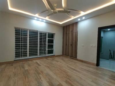 Prime Location House Of 20 Marla In EME Society For sale