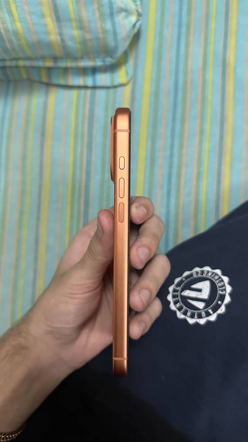 iPhone 17 Pro Max 3
