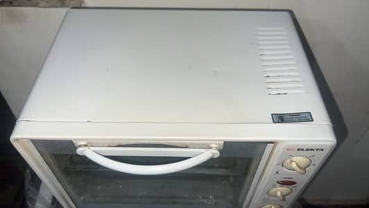 White baking oven